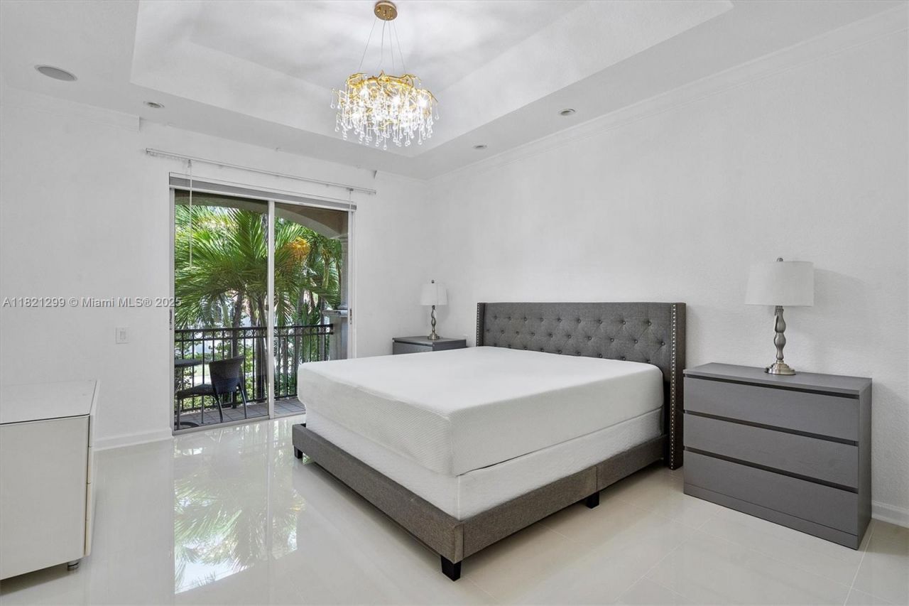 1382 Harbor Vw W, Hollywood, FL 33019 Photo