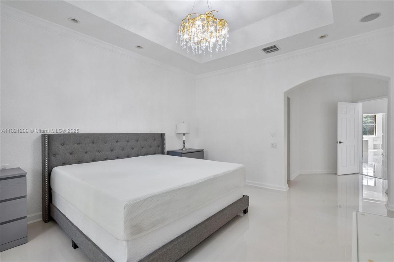 1382 Harbor Vw W, Hollywood, FL 33019 Photo