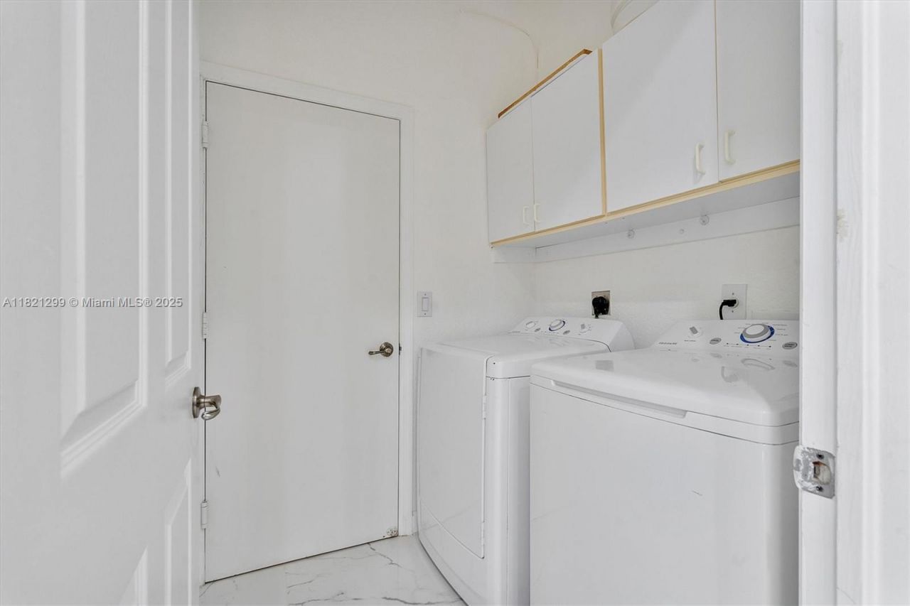 1382 Harbor Vw W, Hollywood, FL 33019 Photo