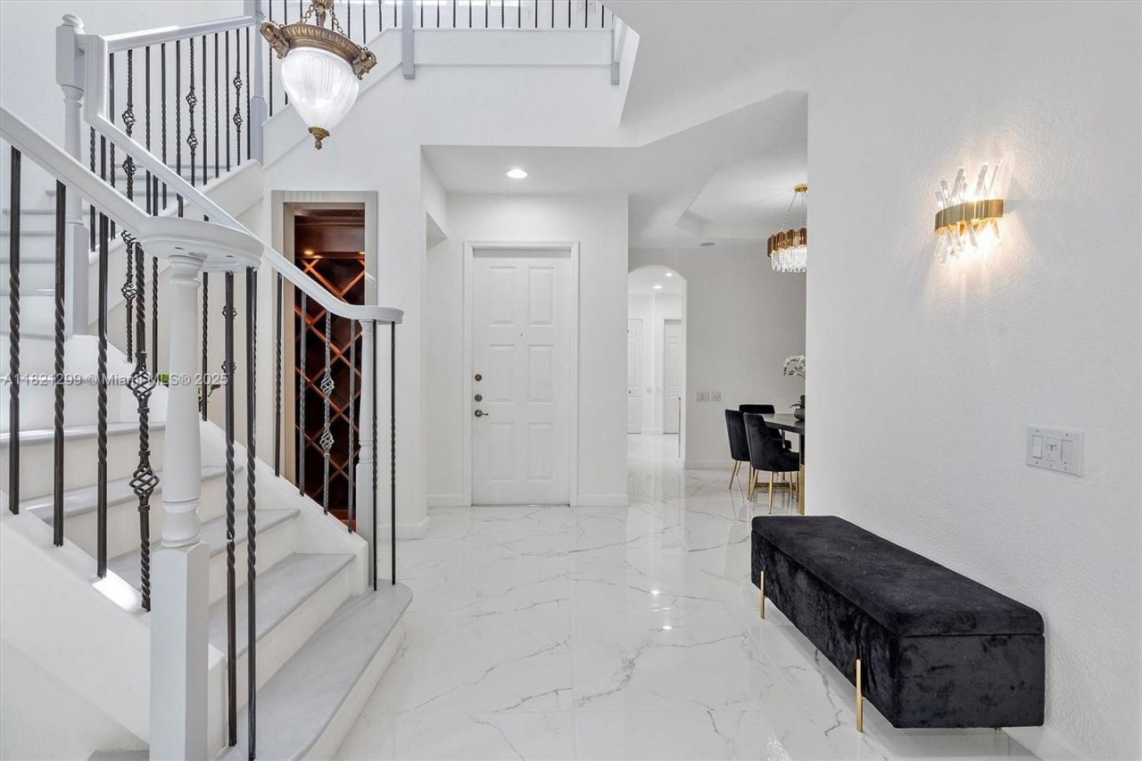 1382 Harbor Vw W, Hollywood, FL 33019 Photo