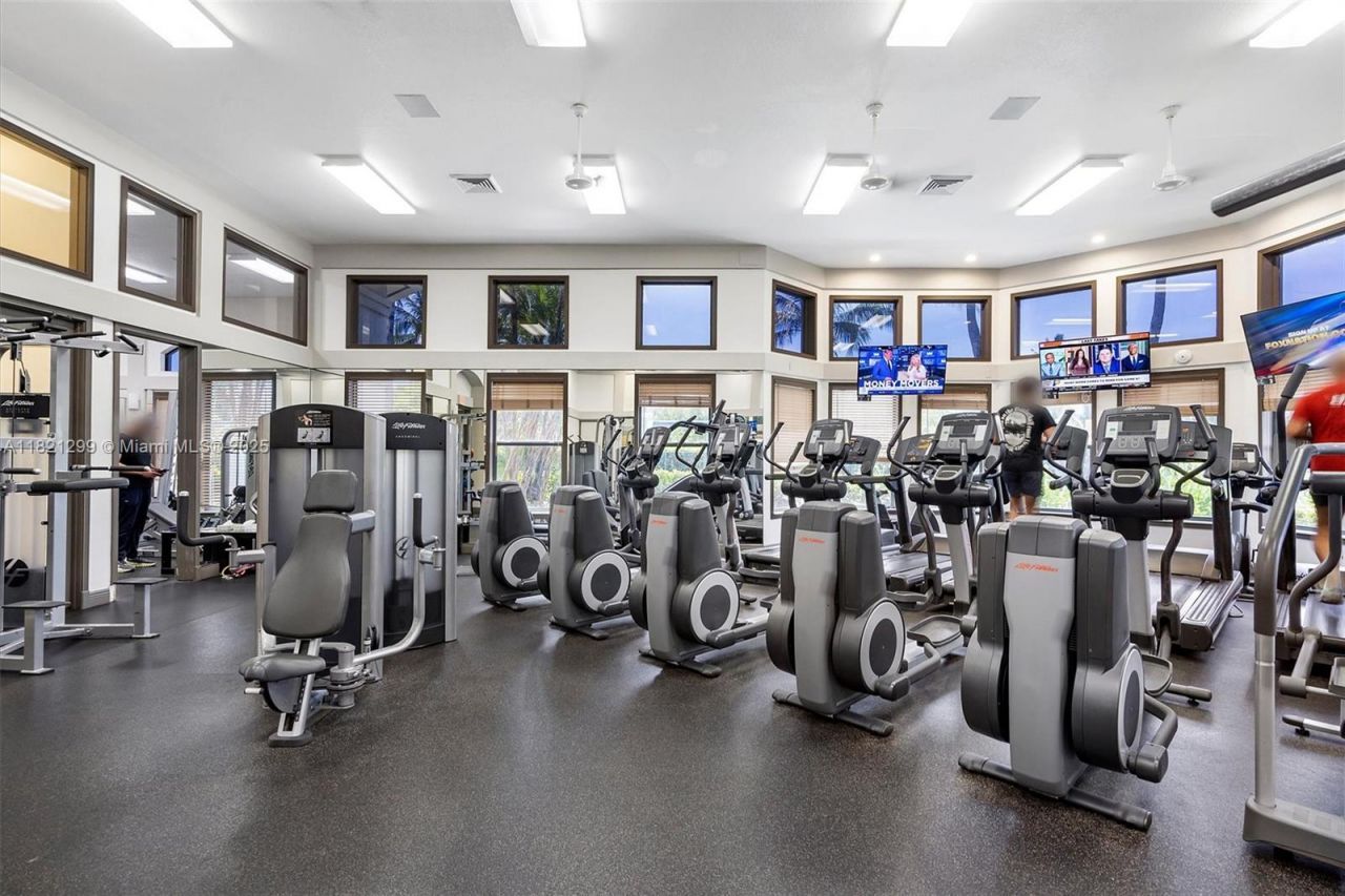 1382 Harbor Vw W, Hollywood, FL 33019 Photo