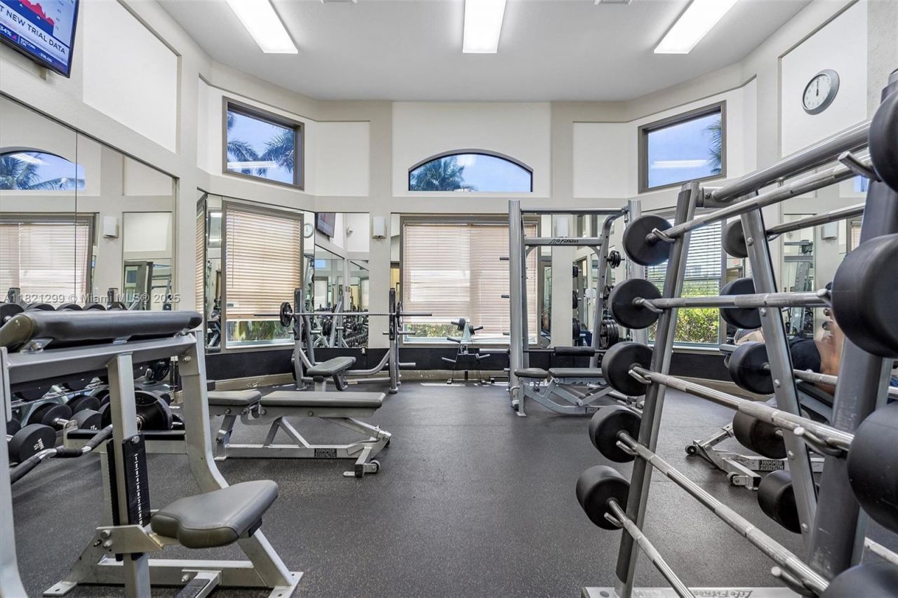 1382 Harbor Vw W, Hollywood, FL 33019 Photo