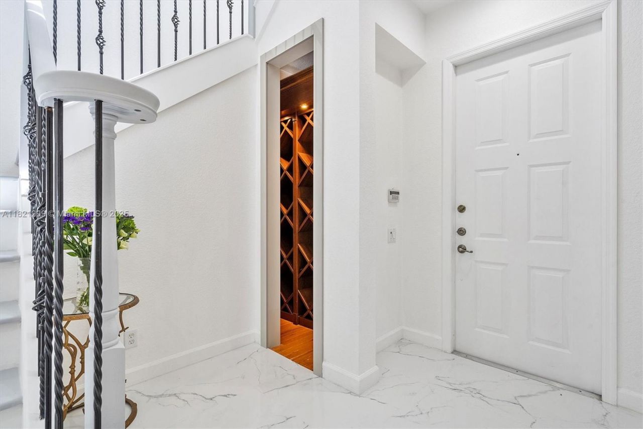 1382 Harbor Vw W, Hollywood, FL 33019 Photo