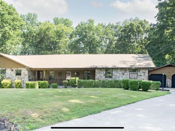 146 Lake Hills Drive, Oak Ridge, TN 37830