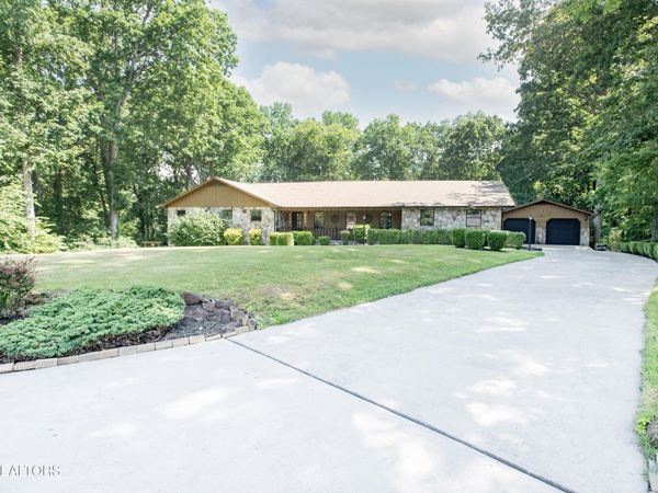 146 Lake Hills Drive, Oak Ridge, TN 37830