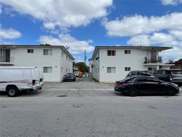 61 W 13th St, Hialeah, FL 33010