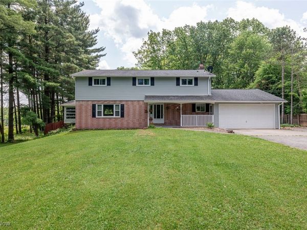 8735 Cedar Road, Chesterland, OH 44026
