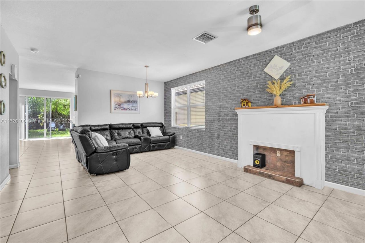 2190 SE 2nd St, Homestead, FL 33033 Photo