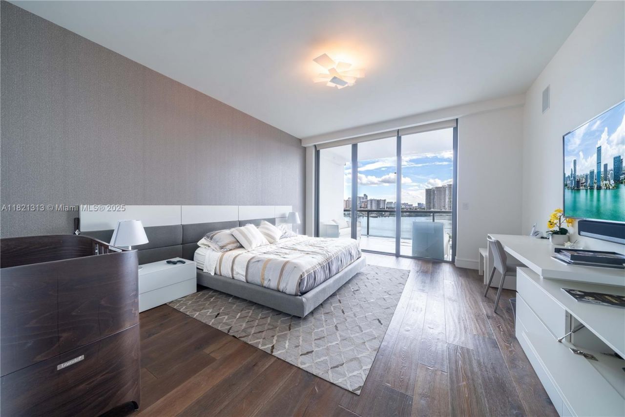 3300 NE 188th St, Unit 710, Aventura, FL 33180 Photo