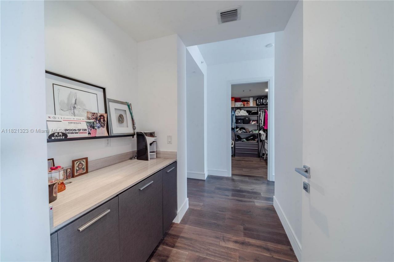 3250 NE 188th St, Unit 606, Aventura, FL 33180 Photo