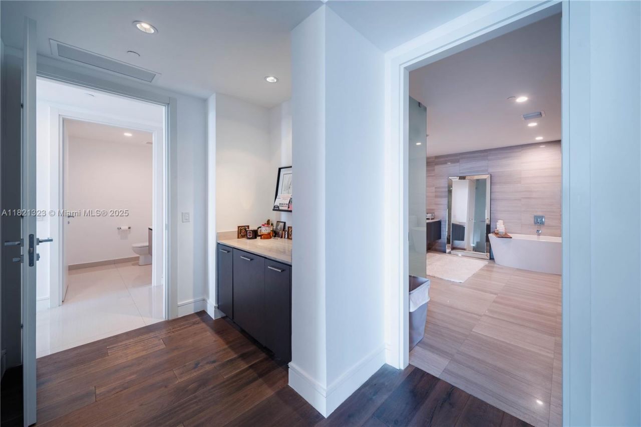 3250 NE 188th St, Unit 606, Aventura, FL 33180 Photo