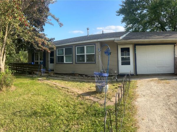 420 Knoll Street, Anamosa, IA 52205