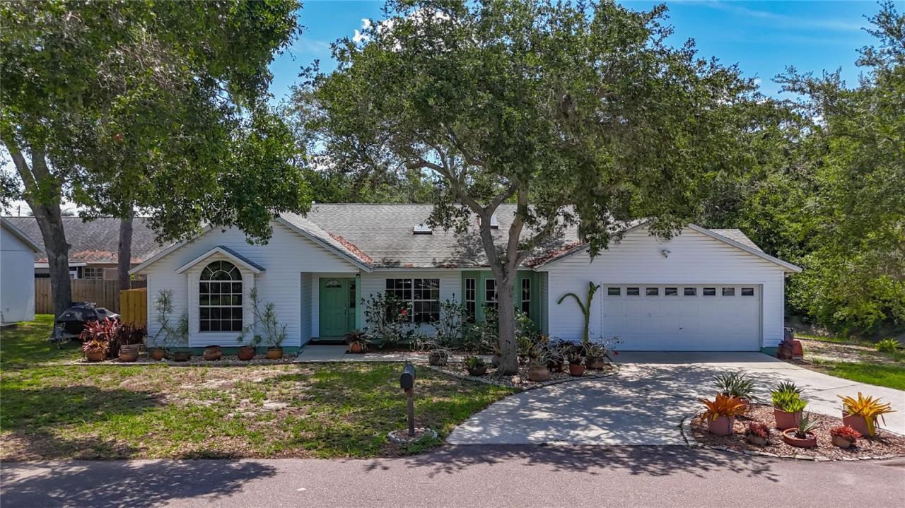 5323 73rd Street N, Saint Petersburg, FL 33709 Main Photo