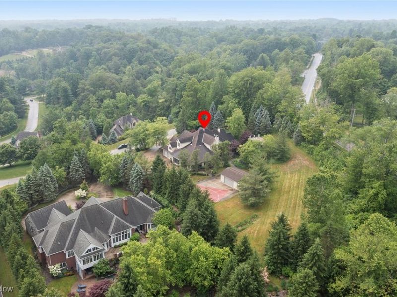 769 Village Trail, Gates Mills, OH 44040 Photo 2