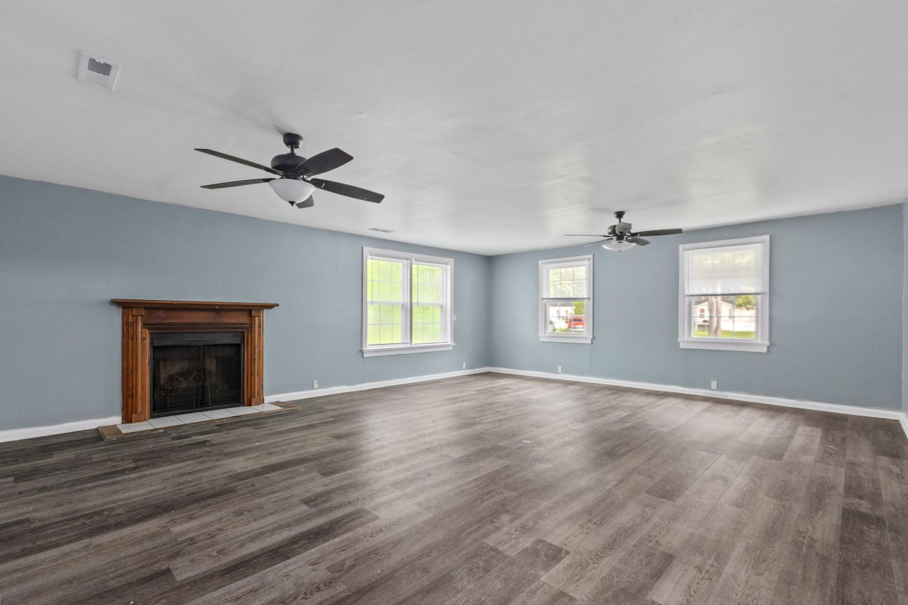 245 Lake Drive Photo 10