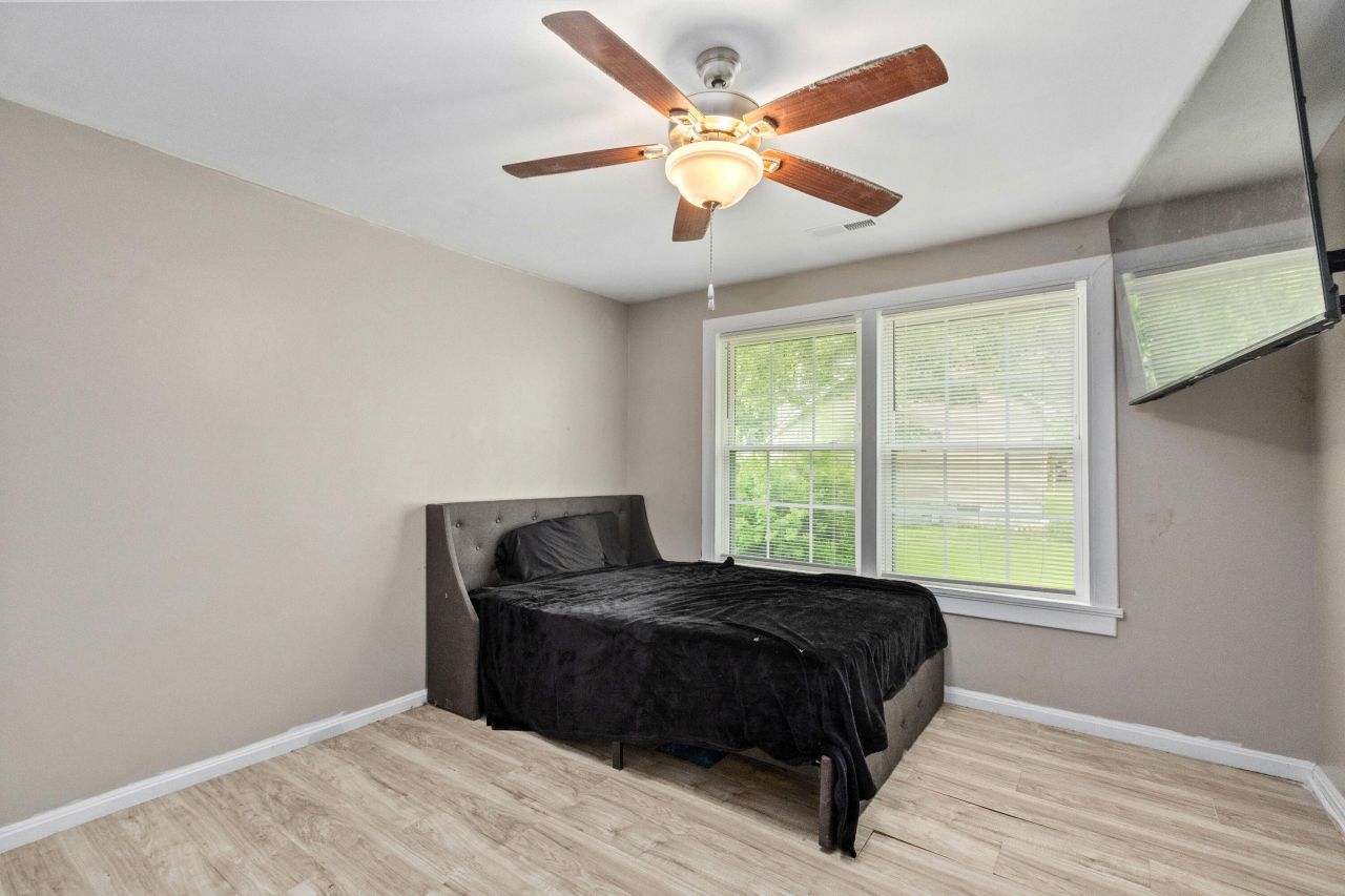 245 Lake Drive Photo 12