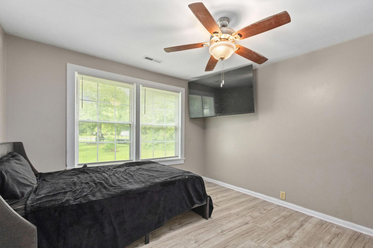 245 Lake Drive Photo 13