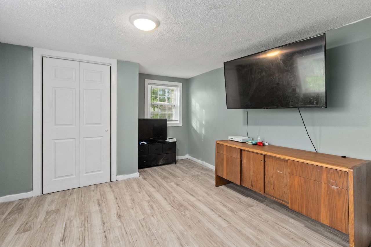 245 Lake Drive Photo 15