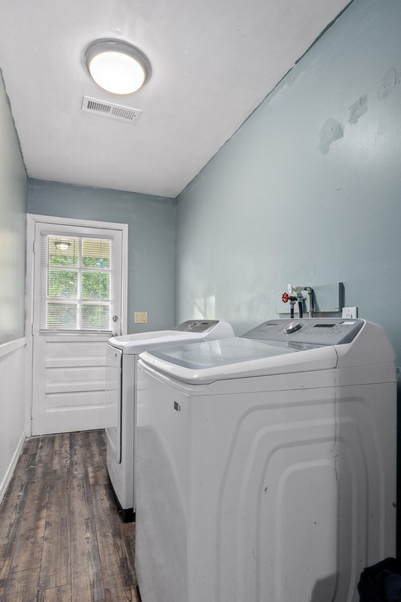 245 Lake Drive Photo 17