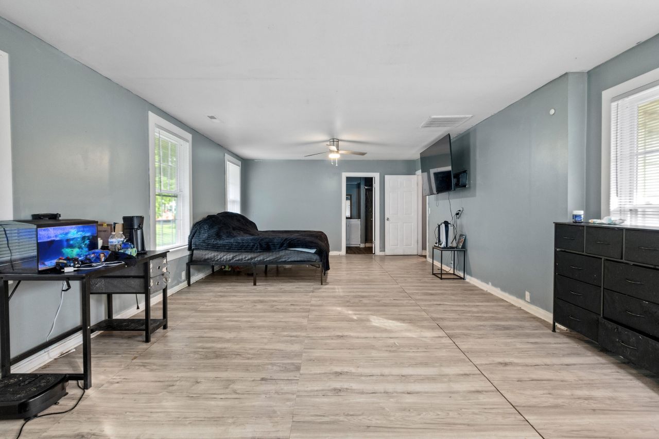 245 Lake Drive Photo 18