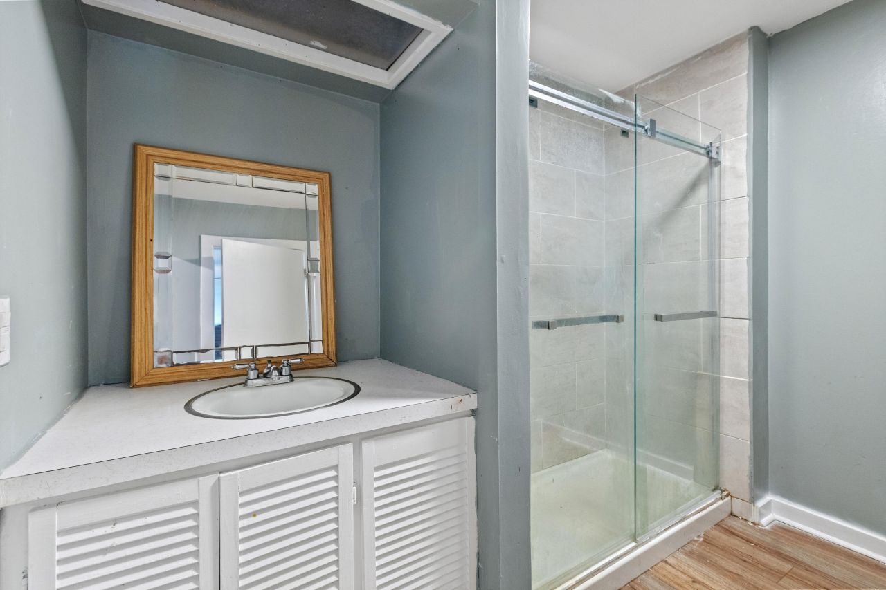 245 Lake Drive Photo 19