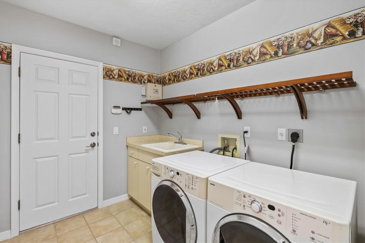 8930 Bloomfield Blvd, Sarasota, FL 34238 Photo