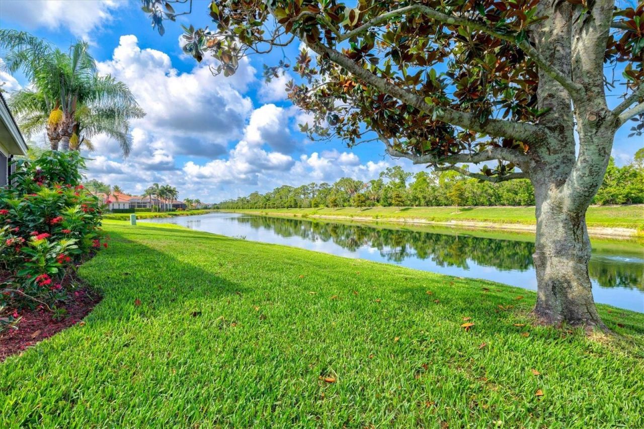 8930 Bloomfield Blvd, Sarasota, FL 34238 Photo