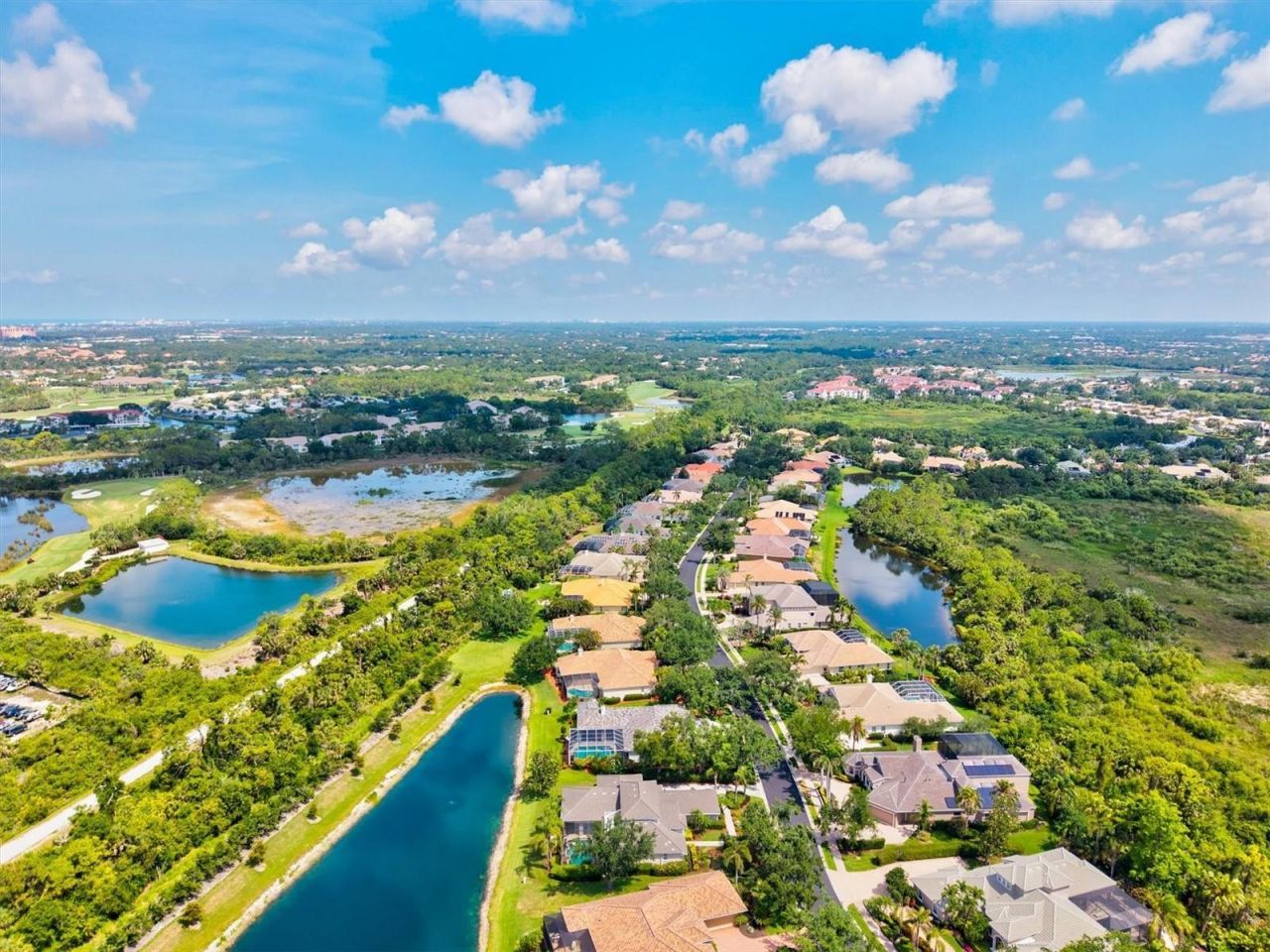 8930 Bloomfield Blvd, Sarasota, FL 34238 Photo