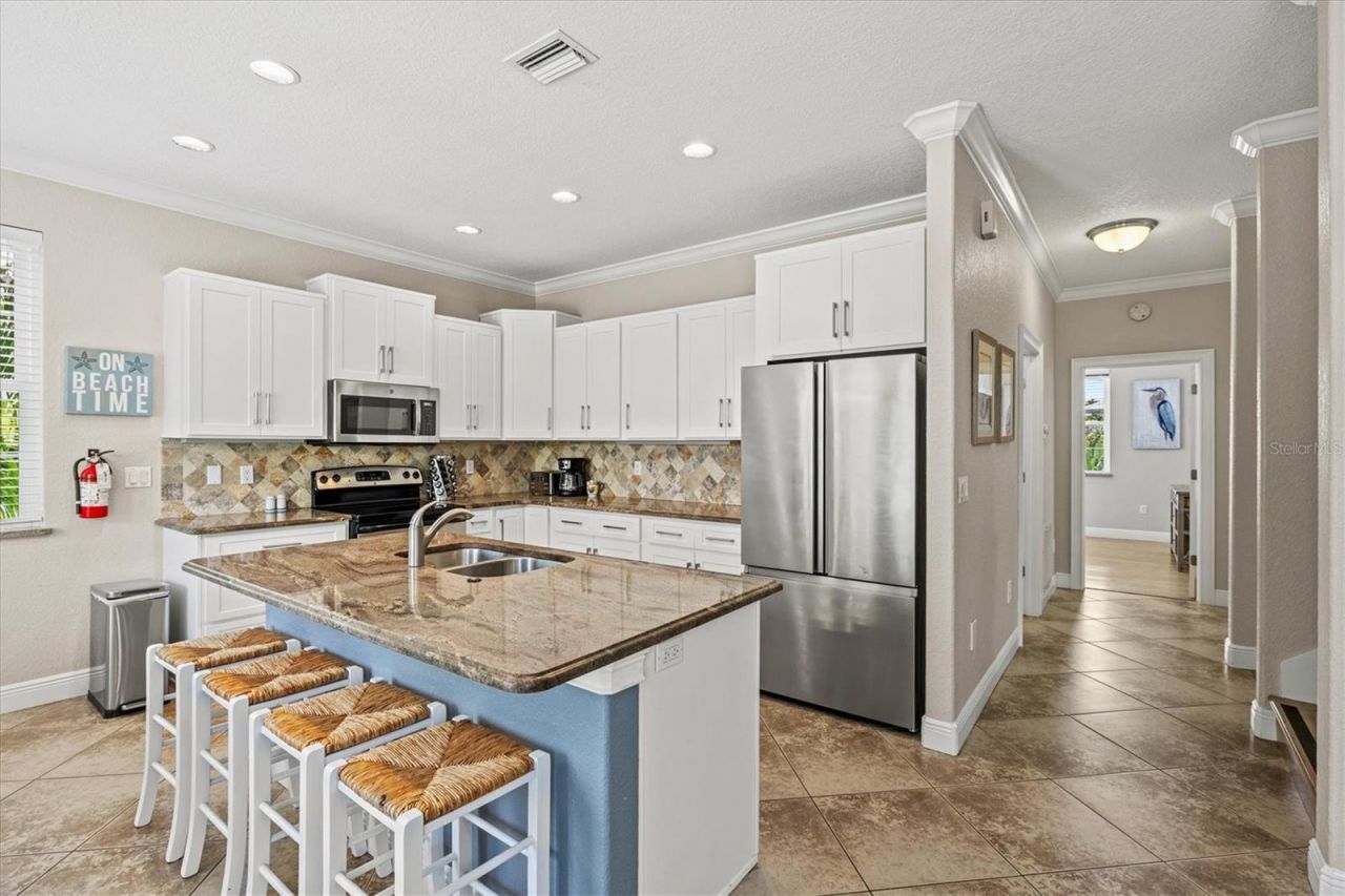 145 50th St, Holmes Beach, FL 34217 Photo