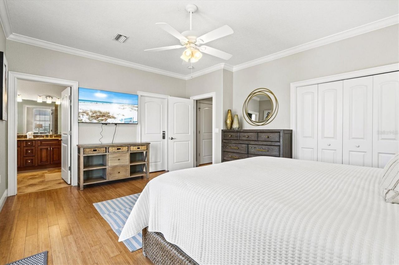 145 50th St, Holmes Beach, FL 34217 Photo