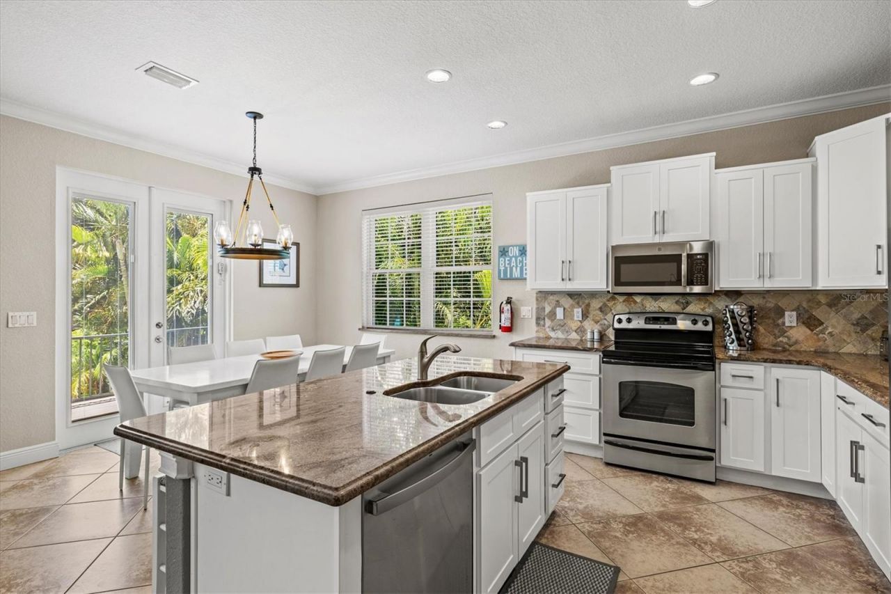 145 50th St, Holmes Beach, FL 34217 Photo