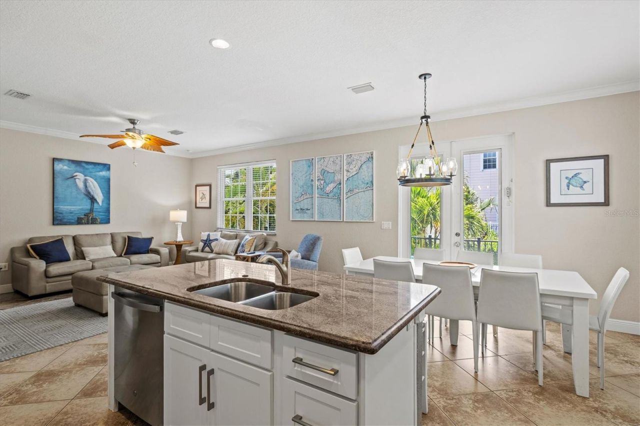 145 50th St, Holmes Beach, FL 34217 Photo