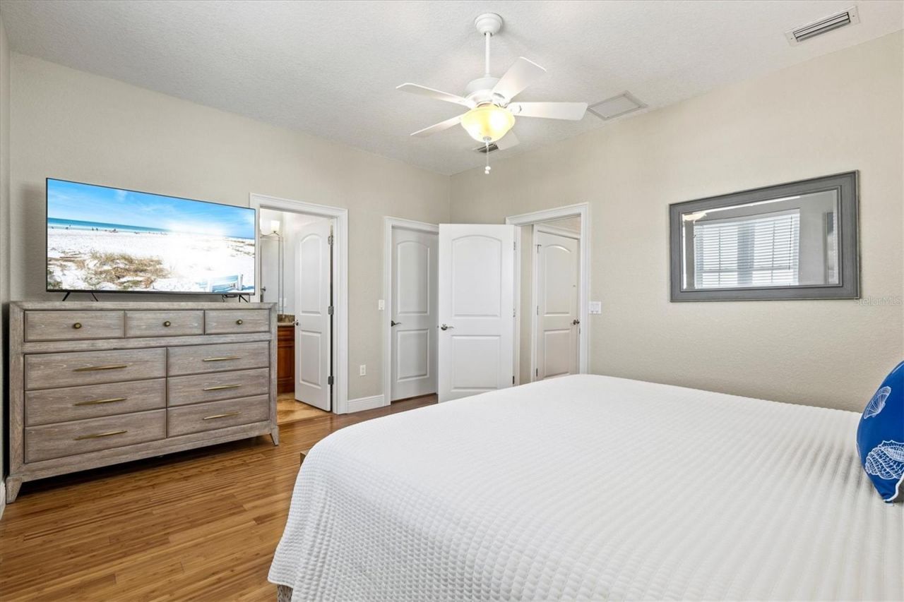 145 50th St, Holmes Beach, FL 34217 Photo