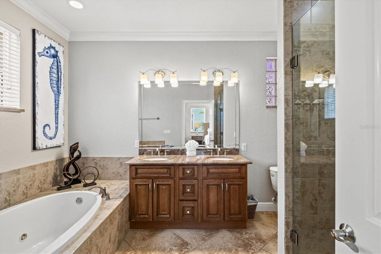 145 50th St, Holmes Beach, FL 34217 Photo
