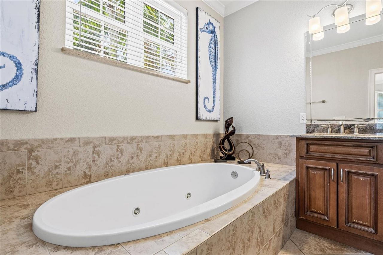 145 50th St, Holmes Beach, FL 34217 Photo