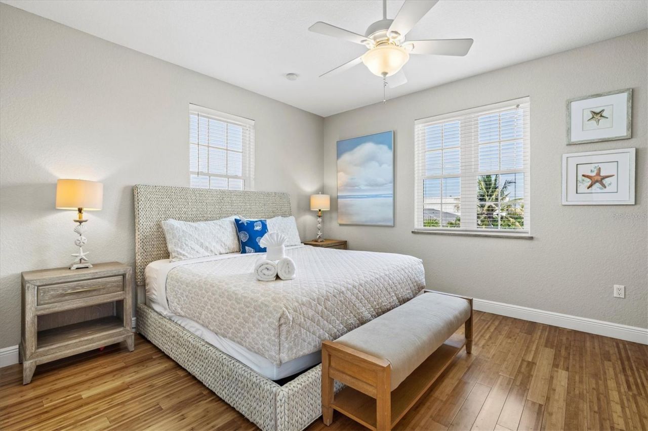145 50th St, Holmes Beach, FL 34217 Photo