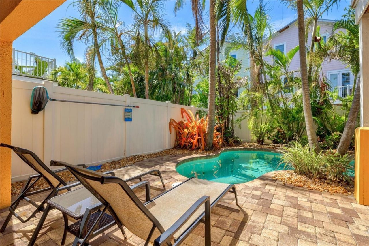 145 50th St, Holmes Beach, FL 34217 Photo