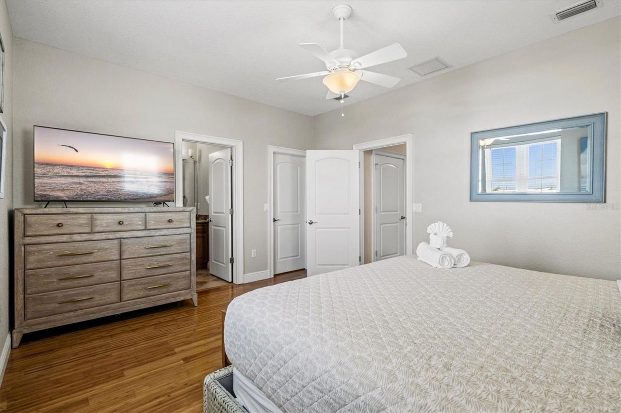 145 50th St, Holmes Beach, FL 34217 Photo