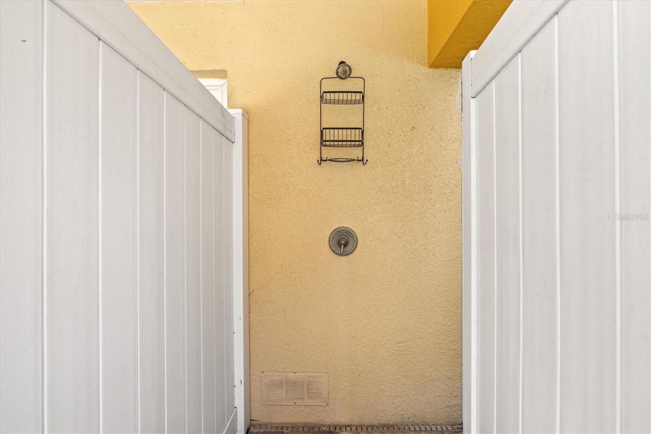 145 50th St, Holmes Beach, FL 34217 Photo