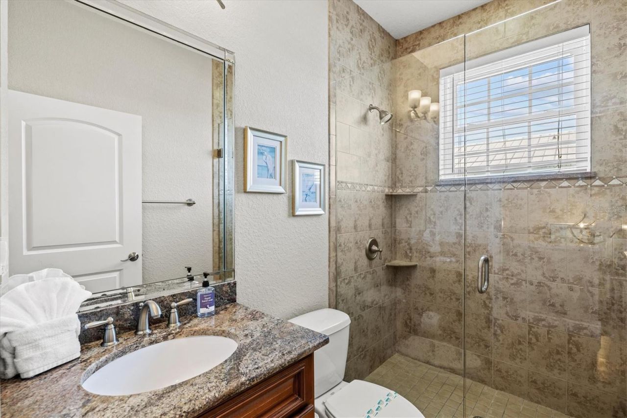 145 50th St, Holmes Beach, FL 34217 Photo