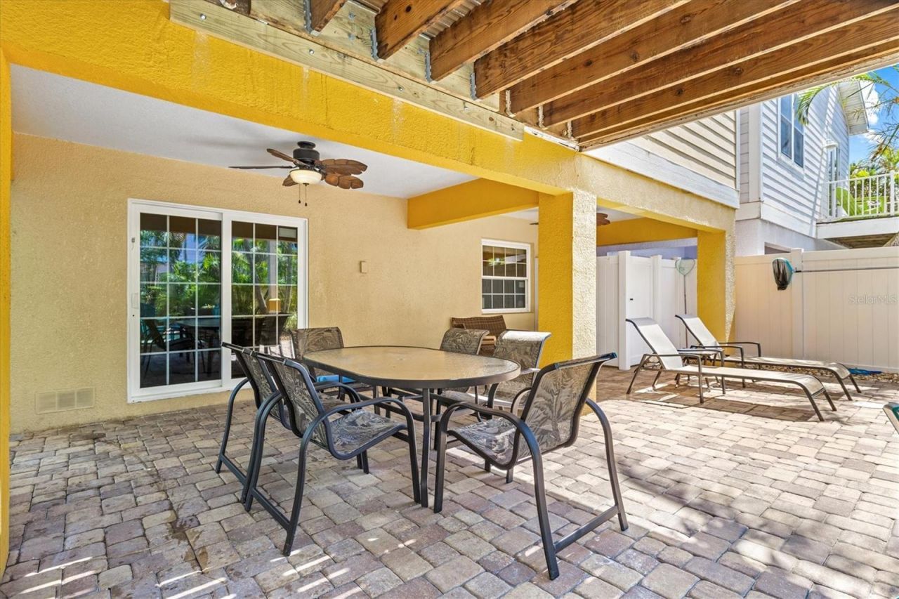 145 50th St, Holmes Beach, FL 34217 Photo