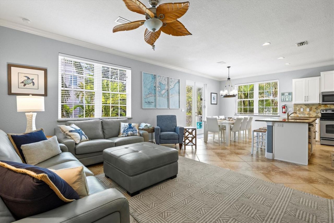 145 50th St, Holmes Beach, FL 34217 Photo