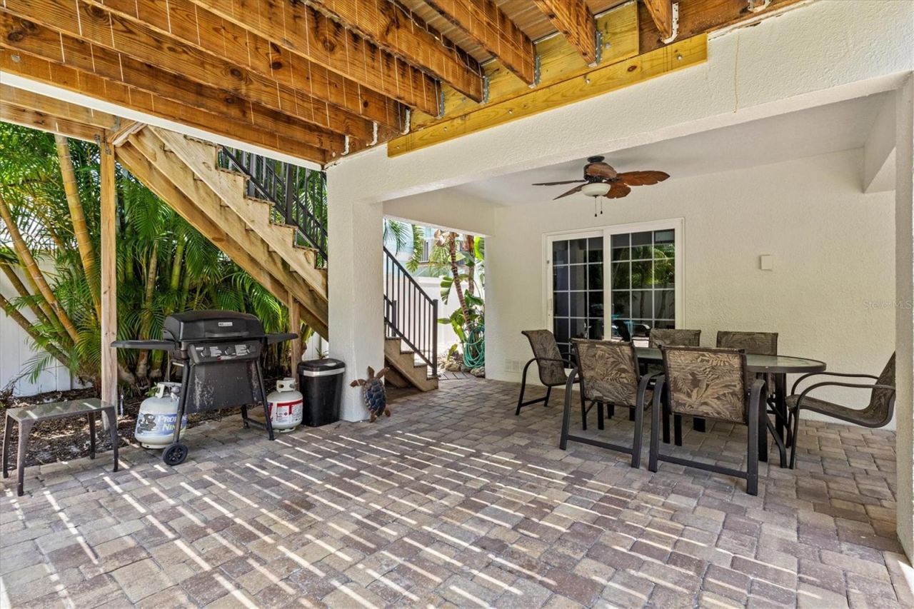 145 50th St, Holmes Beach, FL 34217 Photo