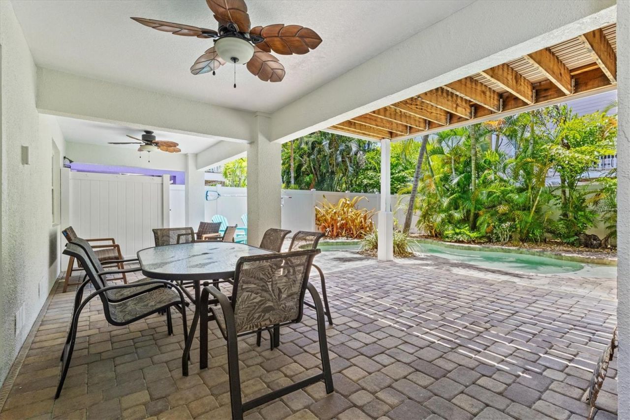 145 50th St, Holmes Beach, FL 34217 Photo