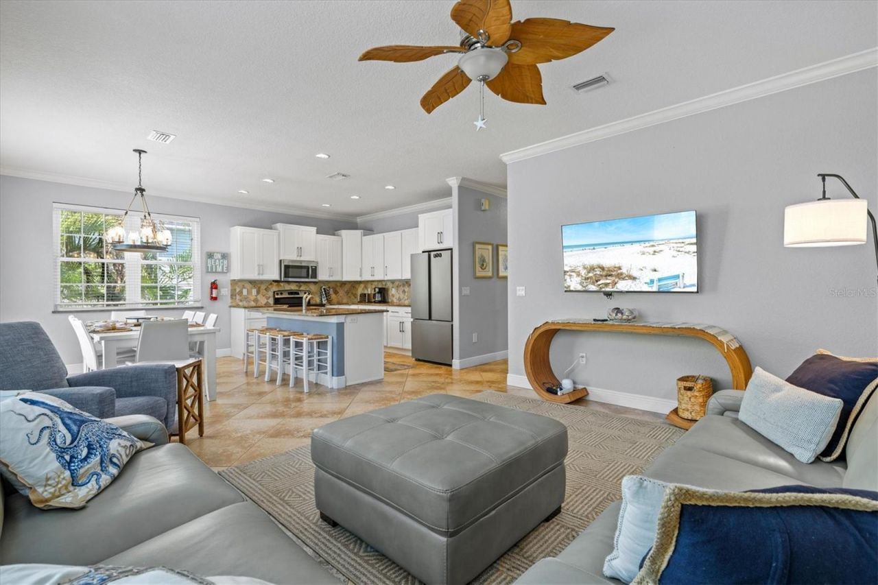 145 50th St, Holmes Beach, FL 34217 Photo