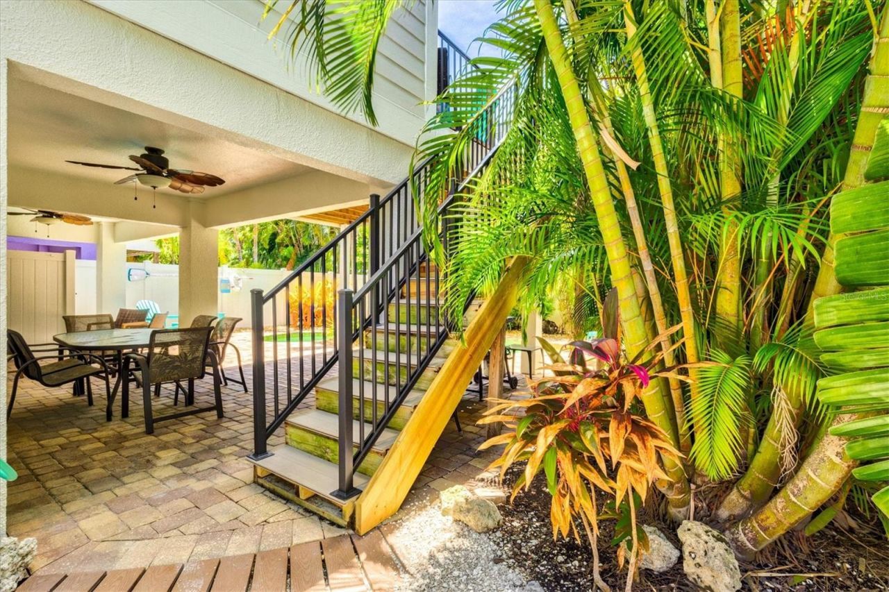 145 50th St, Holmes Beach, FL 34217 Photo