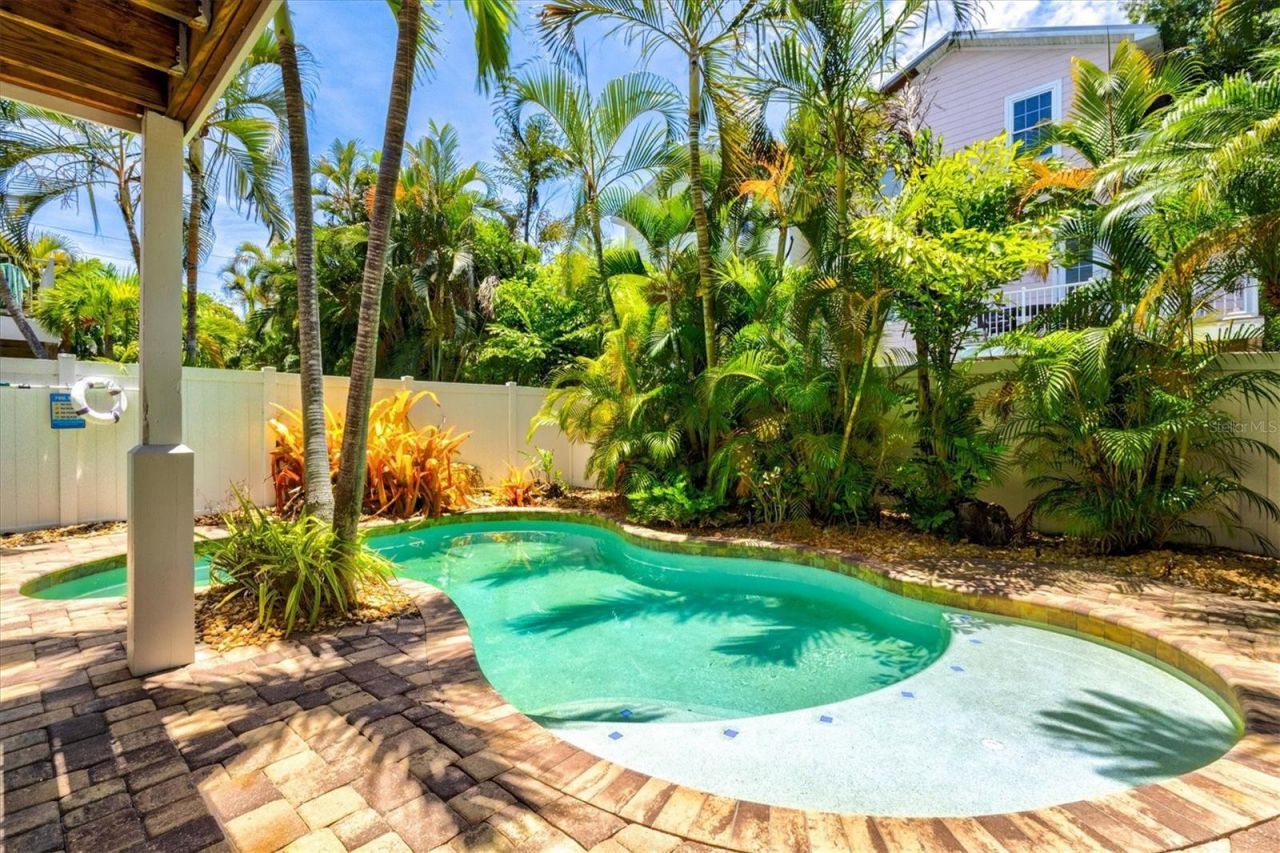 145 50th St, Holmes Beach, FL 34217 Photo