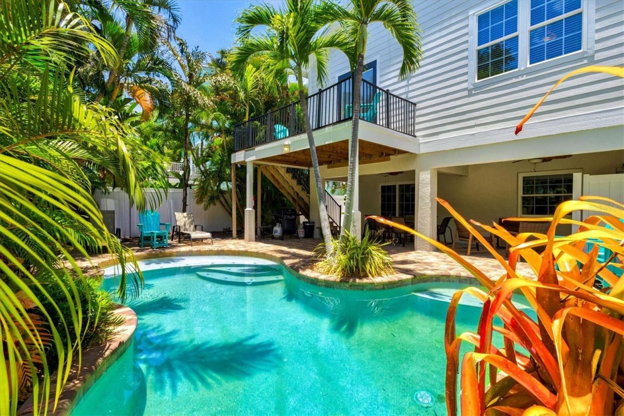 145 50th St, Holmes Beach, FL 34217 Photo