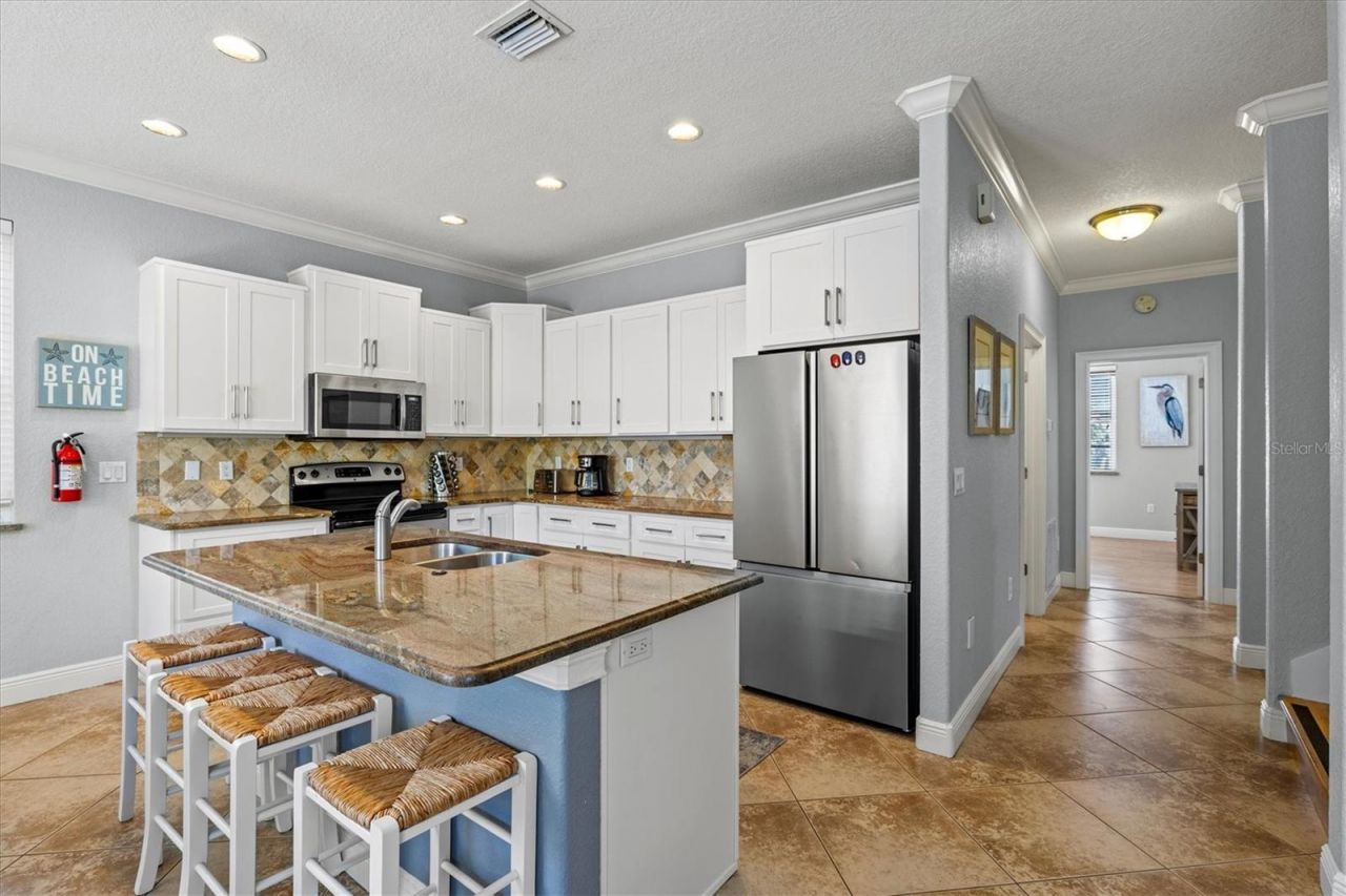 145 50th St, Holmes Beach, FL 34217 Photo