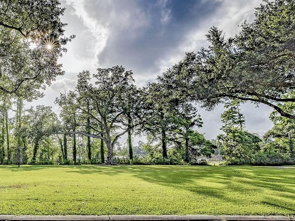 200 Barrios, Houma, LA 70360